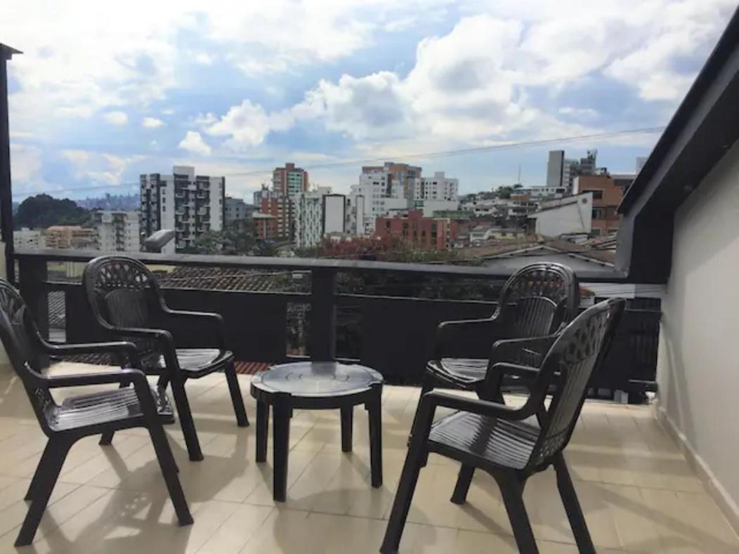 Casa Azul - Apartamentos Amoblados - 马尼萨莱斯 外观 照片